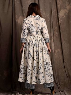 Mokshi women's beige printed cotton kurta with palazzo 3