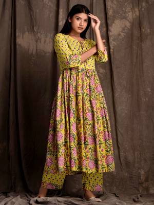 Mokshi women's yellow floral printed cotton kurta with palazzo 1