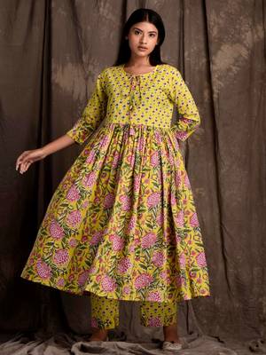 Mokshi women's yellow floral printed cotton kurta with palazzo 4