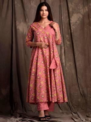Mokshi women's pink floral printed cotton kurta with palazzo 1