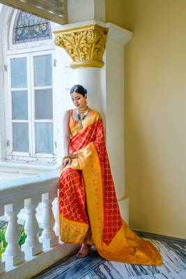Red Meenakari Bandhani Woven Faux Banarasi Silk Traditional Saree With Blouse 2