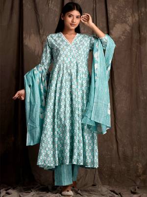 Mokshi women's green printed cotton kurta & palazzo with dupatta 1
