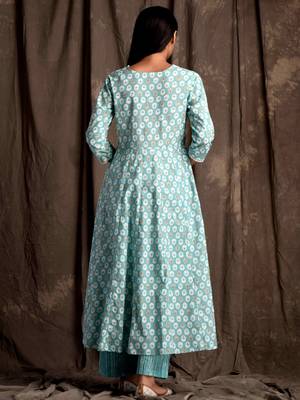 Mokshi women's green printed cotton kurta & palazzo with dupatta 3