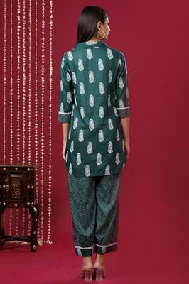 Mokshi women's green printed kurta with palazzo 2