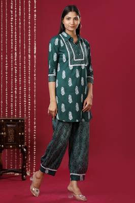 Mokshi women's green printed kurta with palazzo 4
