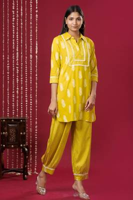 Mokshi women's yellow printed kurta with palazzo 1