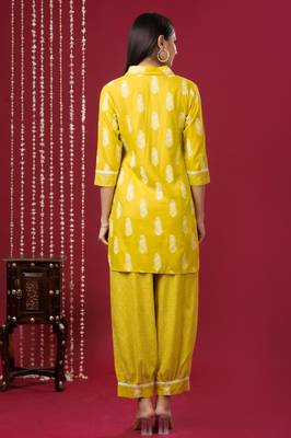 Mokshi women's yellow printed kurta with palazzo 2