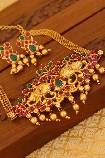 Matte finish peacock necklace set