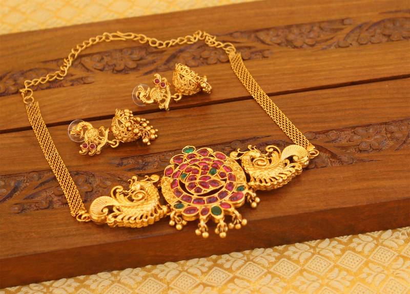 Matte finish peacock necklace set