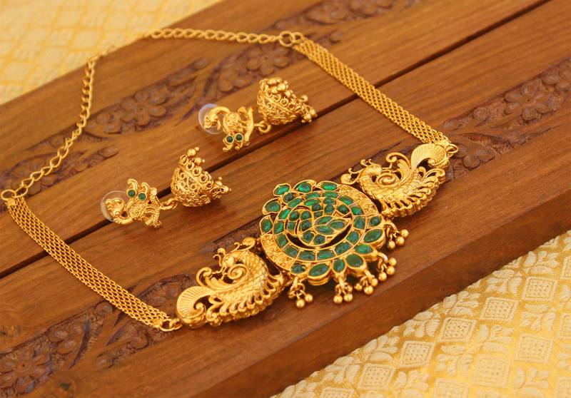 Matte finish peacock necklace set