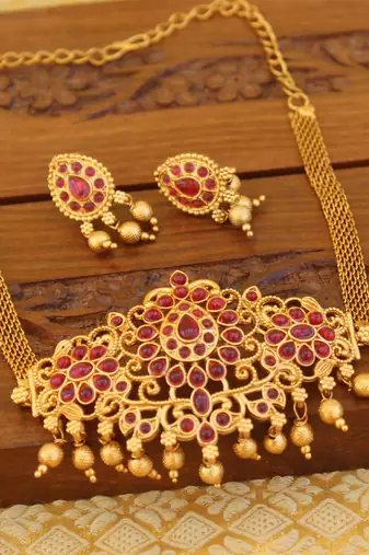 Matte finish kempu necklace set