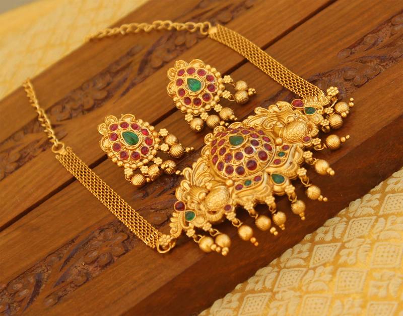 Matte finish peacock necklace set