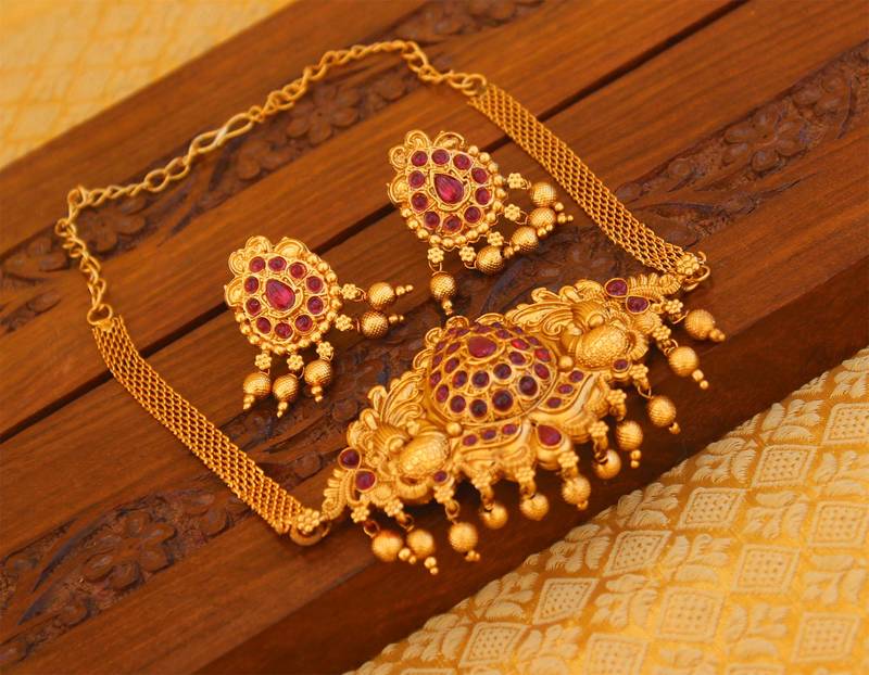 Matte finish peacock necklace set