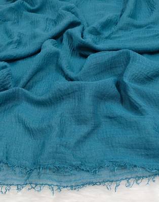 Ana turkish blue cotton crinkle hijab - vibrant and airy scarf with extensive coverage for elegant modesty 3