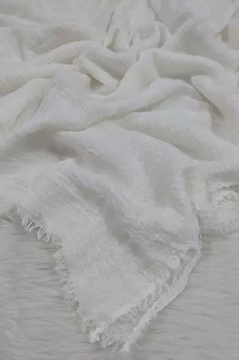 Ana off white cotton crinkle hijab - classic elegance in a soft, expansive scarf