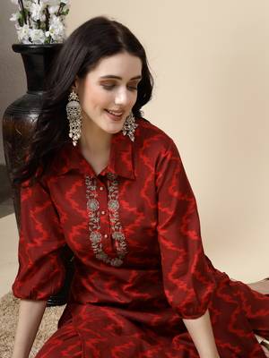 Women maroon color embroidery kurta pant set 4