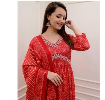 Women's Rayon Printed kurti pant with dupatta set 2