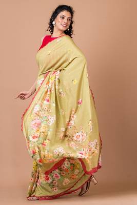 Indiloom Yellow Digital Print Woven Sequence Crepe Saree With Blouse Piece 3
