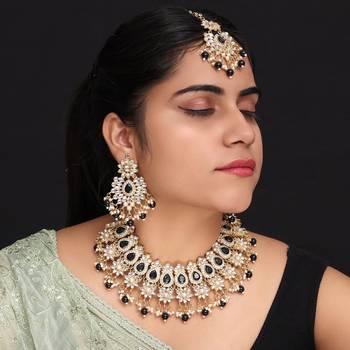 Black necklace-sets 3