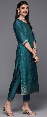 Gruhnaree petrol yoke design a-line kurta with trousers 4