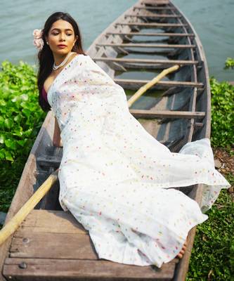 White Handloom Jamdani Saree Set 3