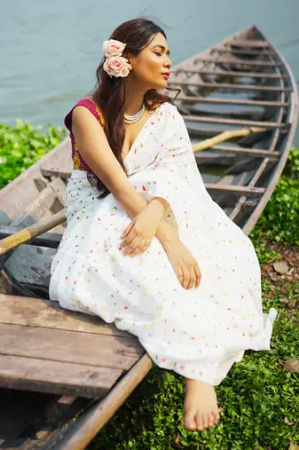White Handloom Jamdani Saree Set