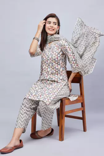 Winered woman off-white geometric print with lace detailed sleeve kurta dupatta set
