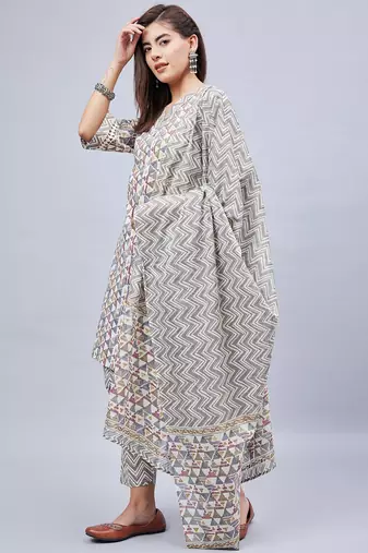 Winered woman off-white geometric print with lace detailed sleeve kurta dupatta set