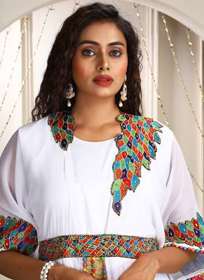 White moroccan embroidery kaftan for women dubai kaftan 3