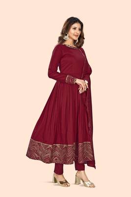 Curvy lane women maroon kurti pants with dupatta set 2