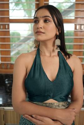 Dark Teal Chiffon Batik Printed Saree With Unstitched Blouse Piece 5