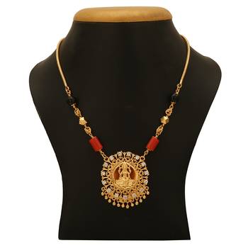 Laxmi pendant chain with coral beads SHORT 2