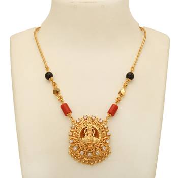 Laxmi pendant chain with coral beads SHORT 3