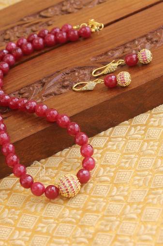 Beads necklace set