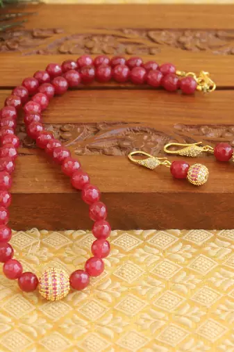 Beads necklace set