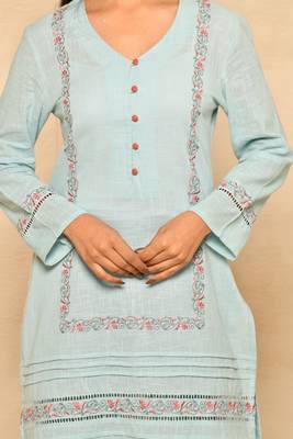 Straight kurta set in cotton with embroidery and lace details paired with chiffon dupatta and pant 3