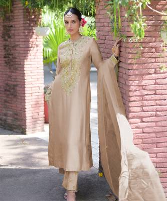 Beige marori beads & sequin hand embroidered kurta set 4