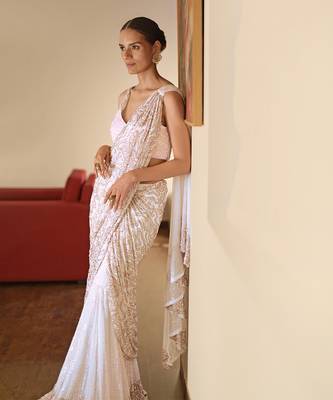 Sea shells white-pink hand embroidered draped saree set 3