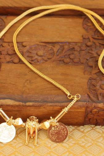 Gold platted necklace set