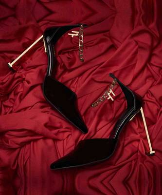 Dainty ultra-sleek metal heels 2