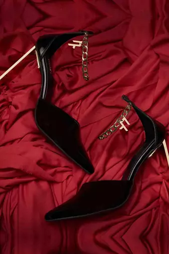 Dainty ultra-sleek metal heels