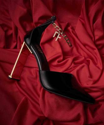 Dainty ultra-sleek metal heels 4