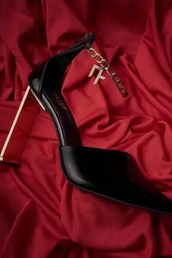 Dainty ultra-sleek metal heels