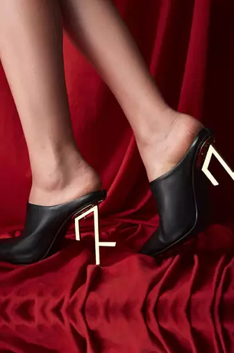 Pointed mules with metal heels