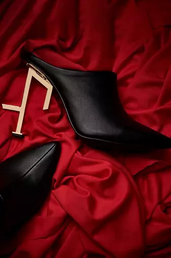 Pointed mules with metal heels