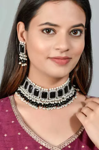 Bridal black ad pearl choker jewellery set