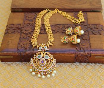 Matte finish peacock necklace set 1