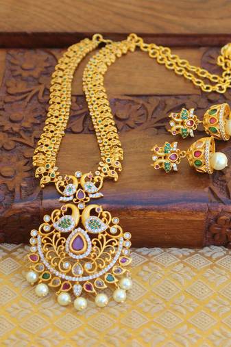 Matte finish peacock necklace set