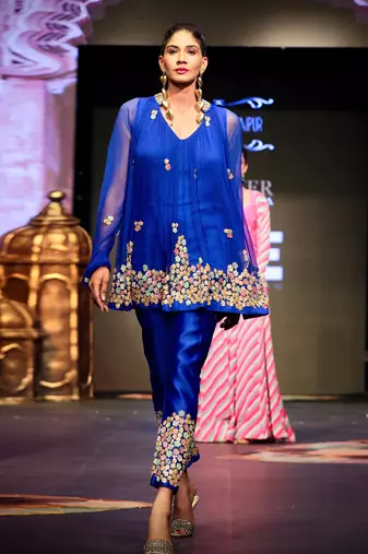 Electic blue floral tuinc pant set