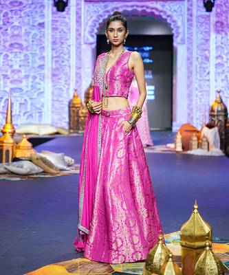 Jama Brocade Gulabi Lehenga Set 3